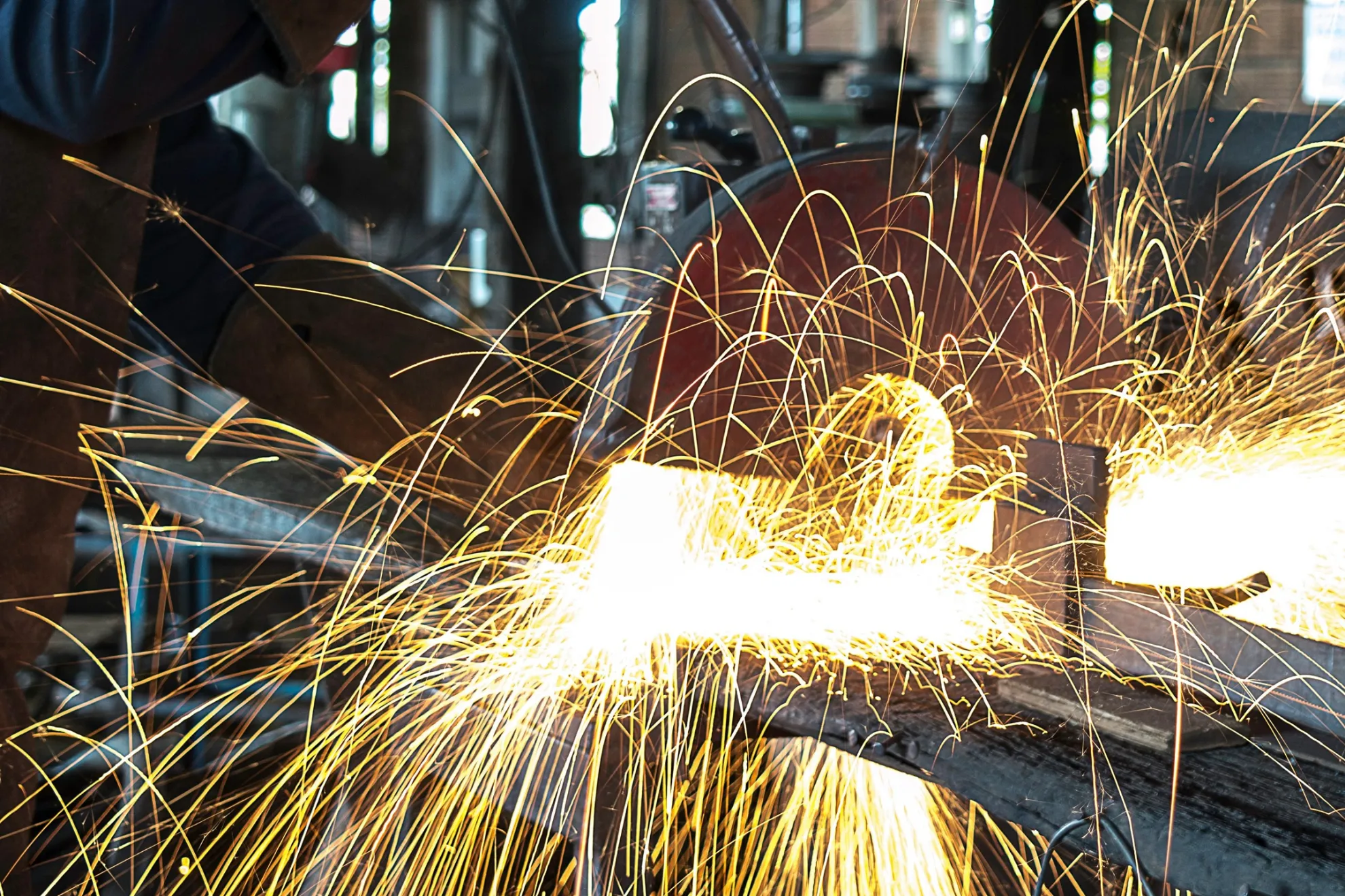 Quality electromechanical contracting with Kiluwat. خدمات المقاولات الميكانيكية والكهربائية عالية الجودة من كيلوات.